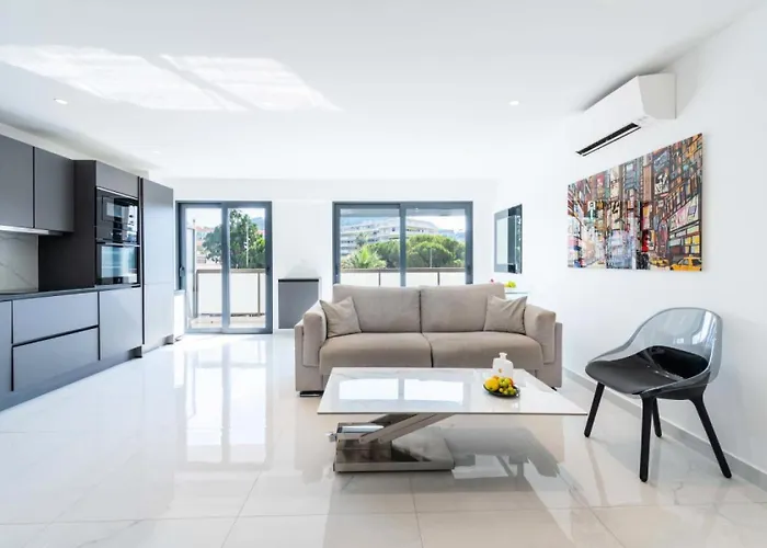 Apartman 2p Traversant, Centre Cannes, Rue D'antibes - 2p Traversant, Centre Cannes, Rue D'antibes Mae-3343 *