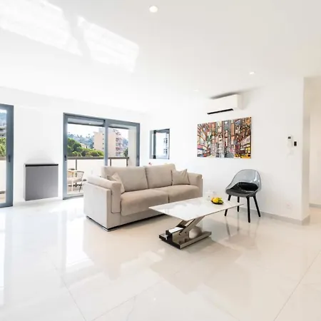 2p Traversant, Centre Cannes, Rue D'antibes - 2p Traversant, Centre Cannes, Rue D'antibes Mae-3343 Cannes