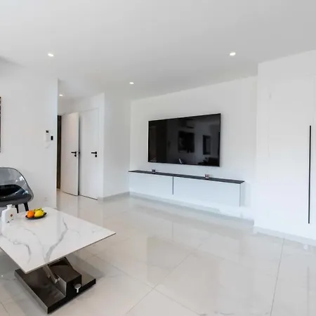 2p Traversant, Centre Cannes, Rue D'antibes - 2p Traversant, Centre Cannes, Rue D'antibes Mae-3343 Daire