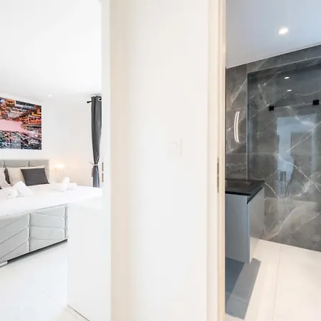 2p Traversant, Centre Cannes, Rue D'antibes - 2p Traversant, Centre Cannes, Rue D'antibes Mae-3343 *