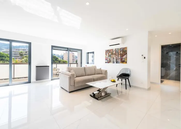 2p Traversant, Centre Cannes, Rue D'antibes - 2p Traversant, Centre Cannes, Rue D'antibes Mae-3343 Cannes