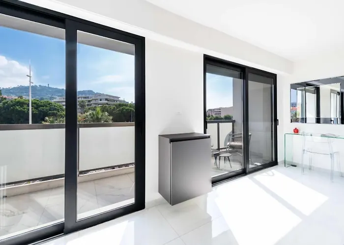 2p Traversant, Centre Cannes, Rue D'antibes - 2p Traversant, Centre Cannes, Rue D'antibes Mae-3343 Cannes