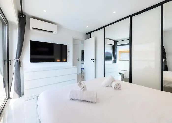 2p Traversant, Centre Cannes, Rue D'antibes - 2p Traversant, Centre Cannes, Rue D'antibes Mae-3343 Cannes