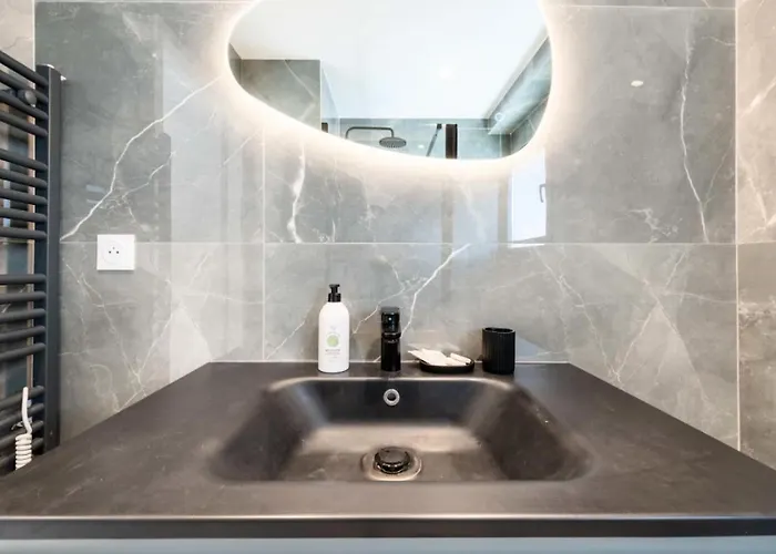 Apartment 2p Traversant, Centre Cannes, Rue D'antibes - 2p Traversant, Centre Cannes, Rue D'antibes Mae-3343 Cannes