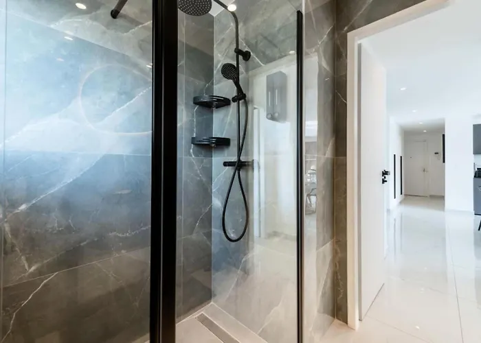 2p Traversant, Centre Cannes, Rue D'antibes - 2p Traversant, Centre Cannes, Rue D'antibes Mae-3343